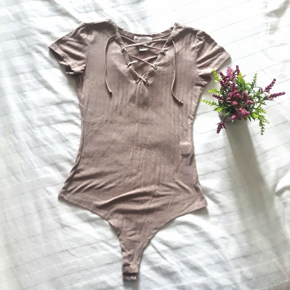 🌺3 FOR $30🌺 Short sleeve one piece - Picture 1 of 3